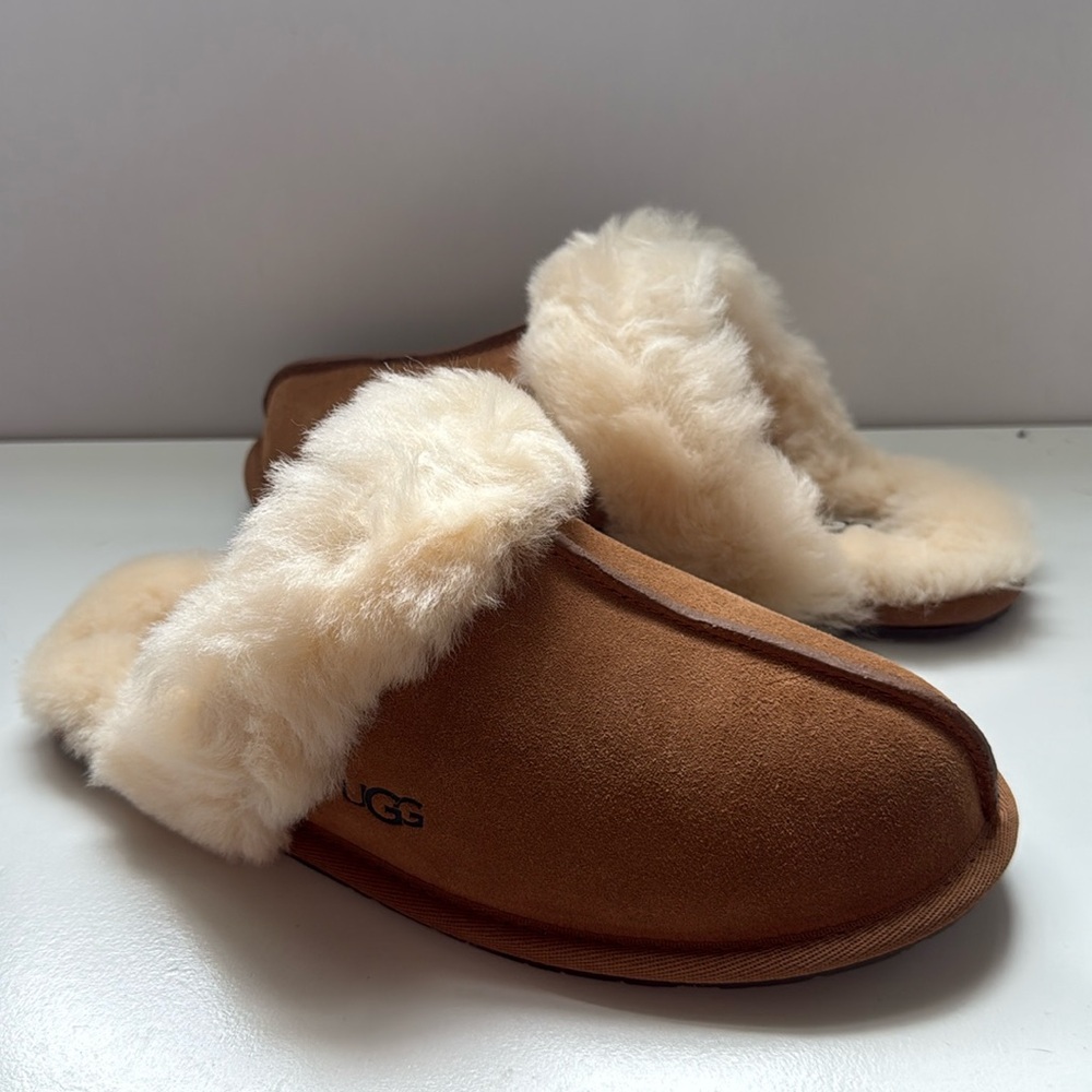 NWT Ugg Scuffette 2